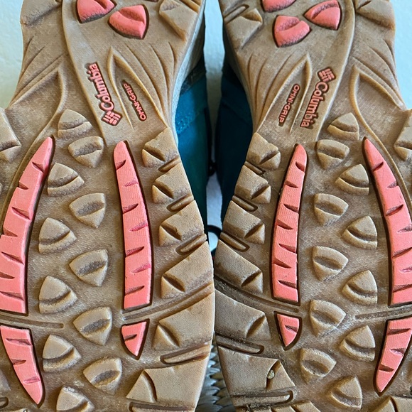 Womens Columbia Hiking boots - Picture 12 of 13